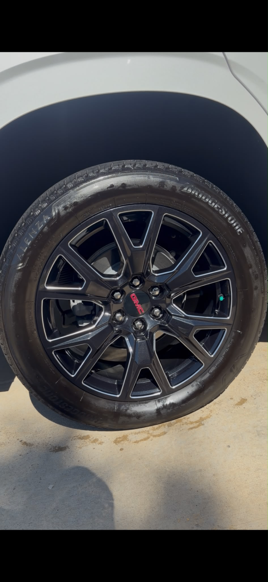 Detailed wheel with tire shine